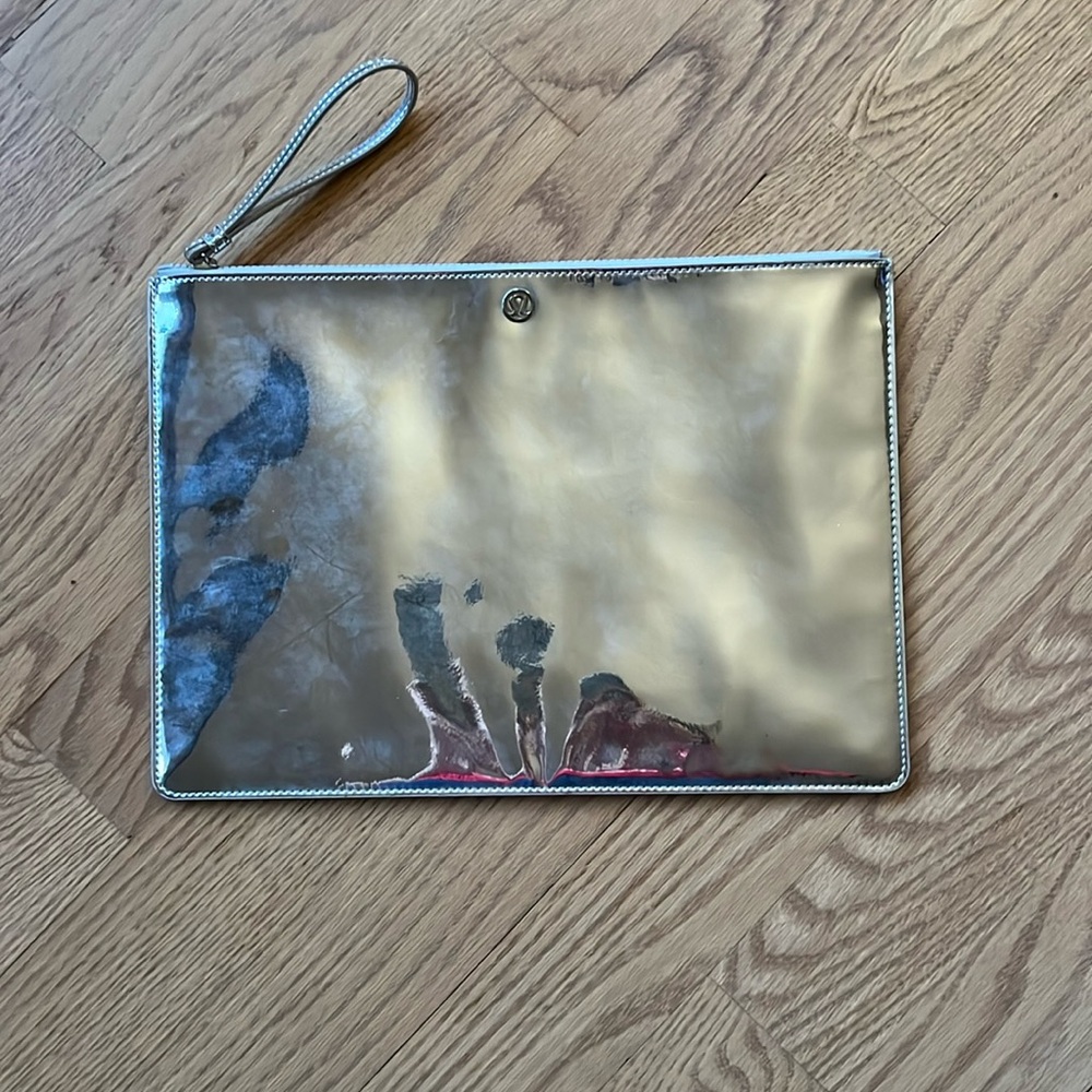 Lululemon extra large clutch